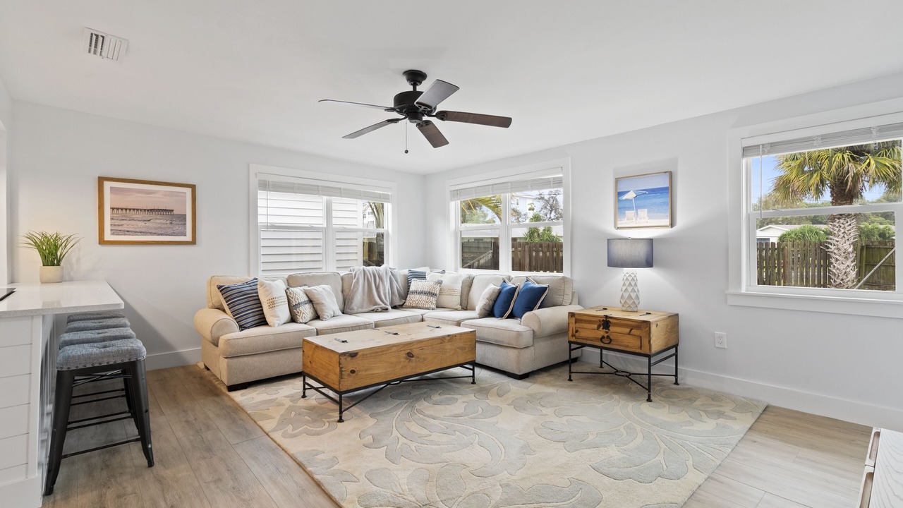 Photo of Livingroom in North River Shores