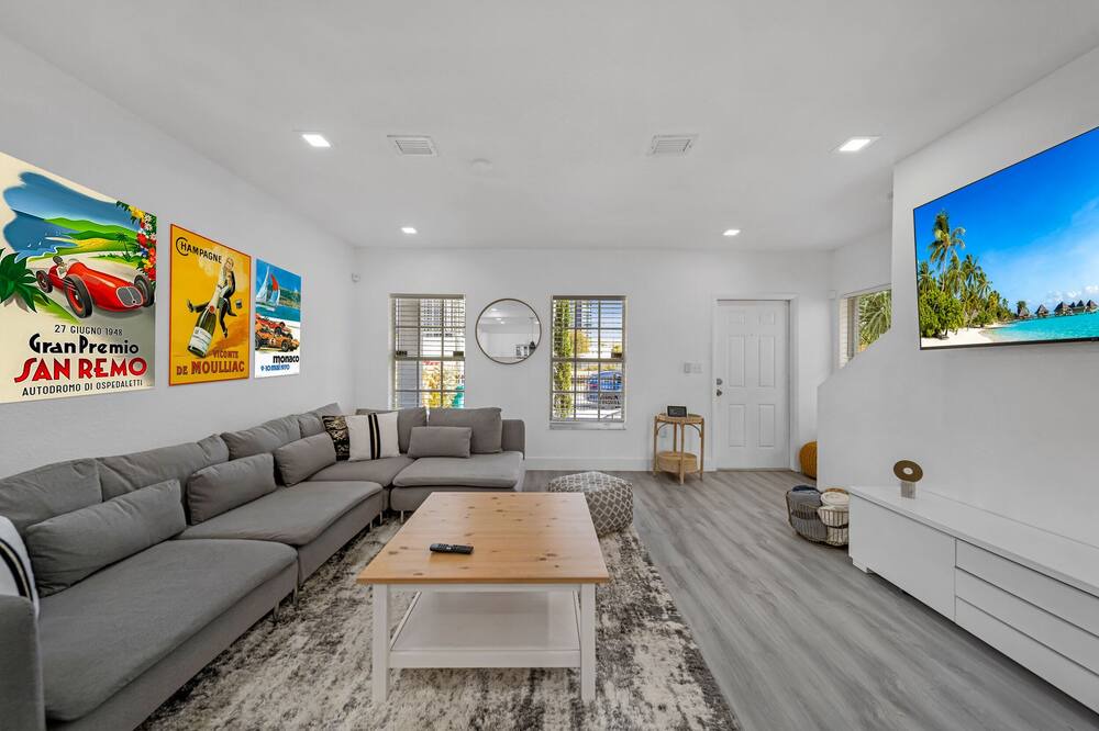Photo of Livingroom in Overtown