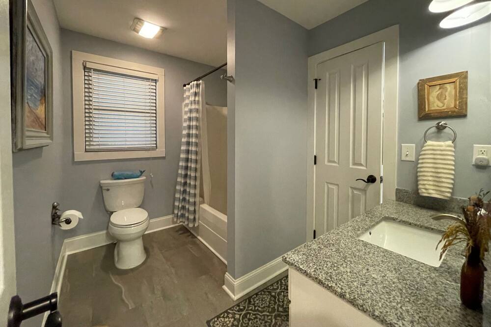 Photo of Bathroom in Beaufort