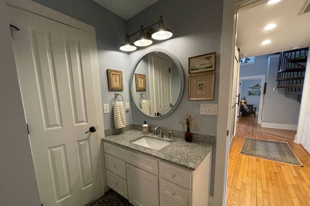 Photo of Bathroom in Beaufort