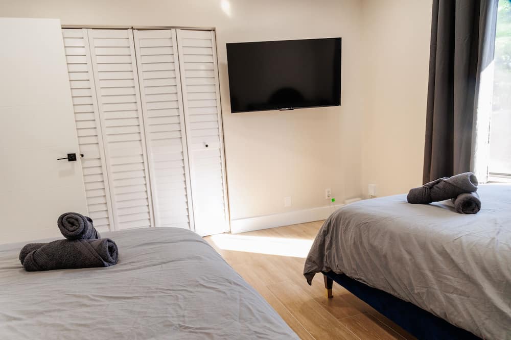 Photo of Bedroom in Lauderhill
