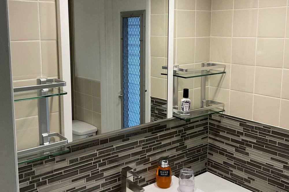 Photo of Bathroom in Boulevard Heights