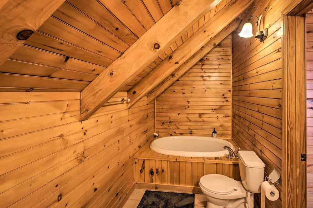 Photo of Bathroom in Graysville