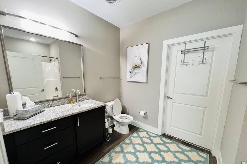 Photo of Bathroom in Barclay Downs