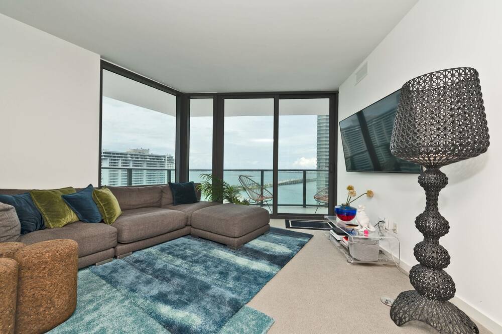 Photo of Livingroom in Allapattah