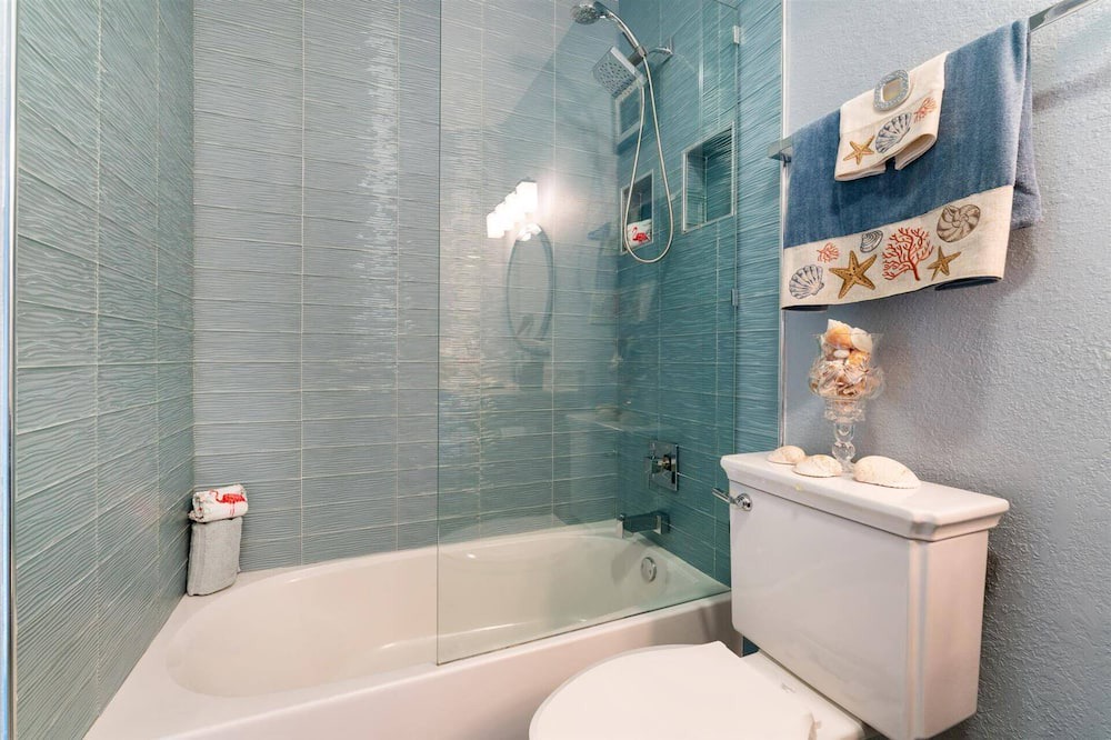Photo of Bathroom in Gulf Cove