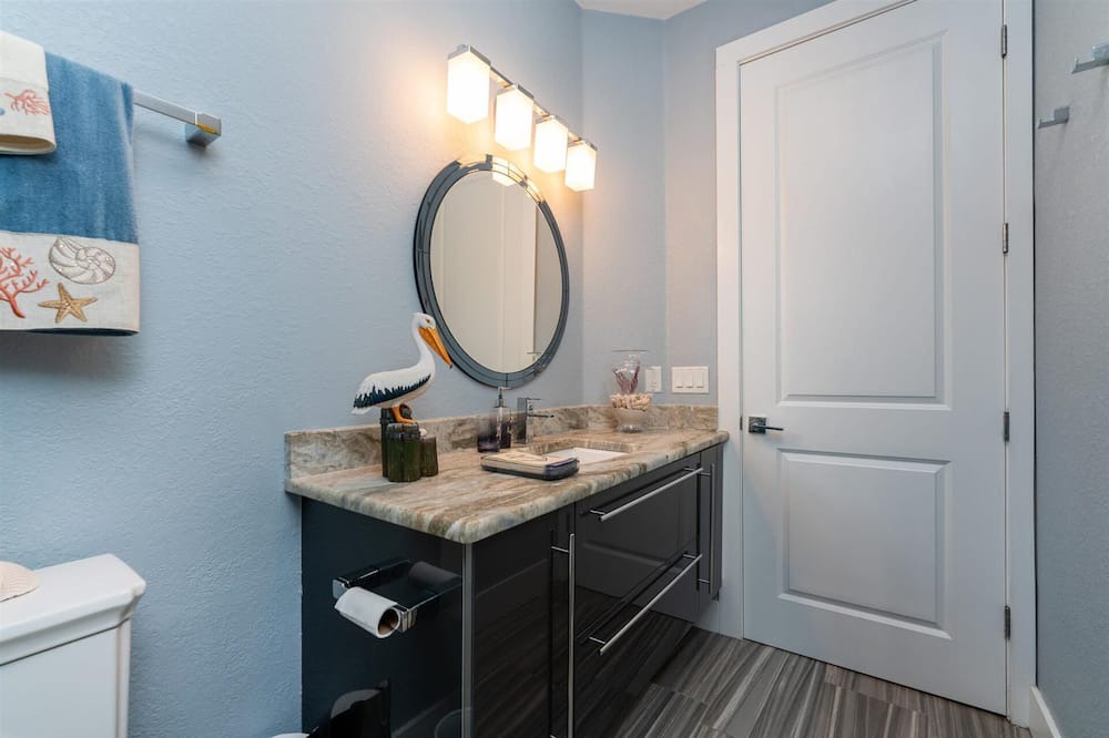Photo of Bathroom in Gulf Cove