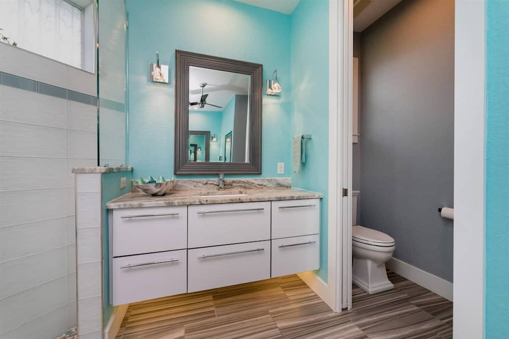 Photo of Bathroom in Gulf Cove