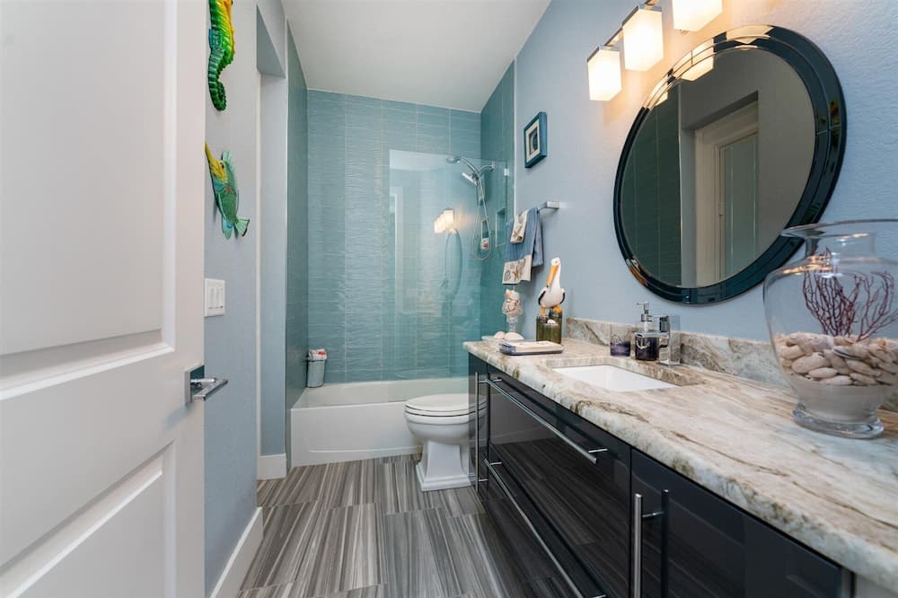 Photo of Bathroom in Gulf Cove