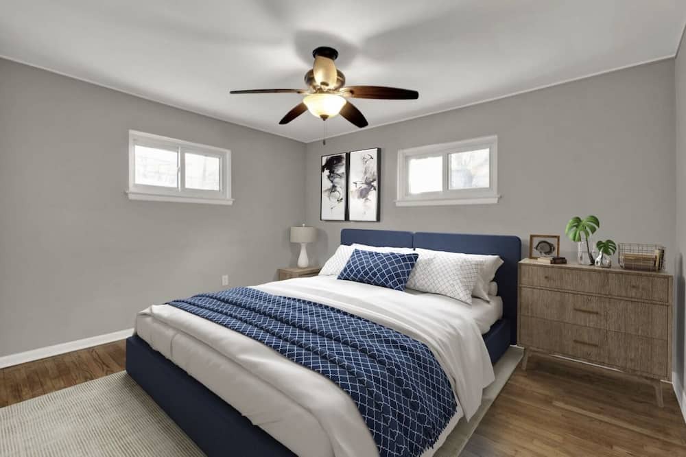 Photo of Bedroom in Sunset