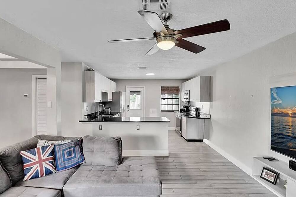 Photo of Livingroom in Sunset