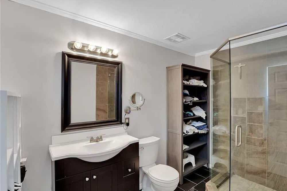 Photo of Bathroom in Sunset