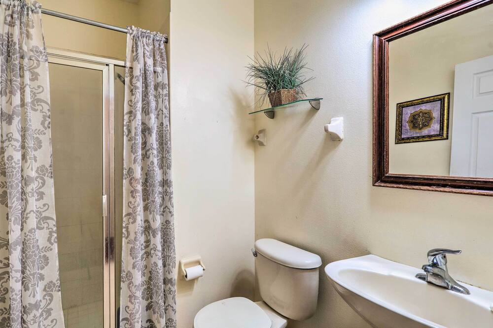 Photo of Bathroom in Bithlo