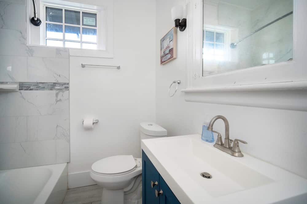 Photo of Bathroom in Five Points