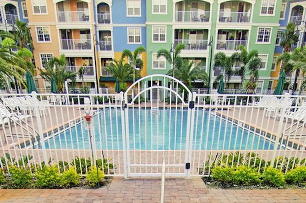 Photo of Outdoor in Weston