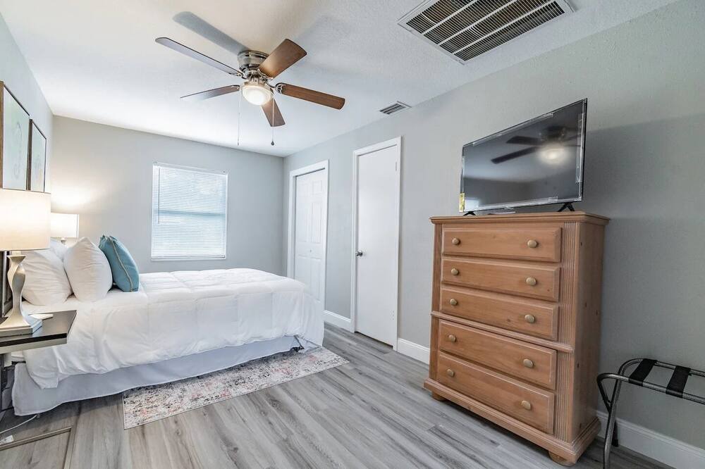 Photo of Bedroom in Riviera Bay