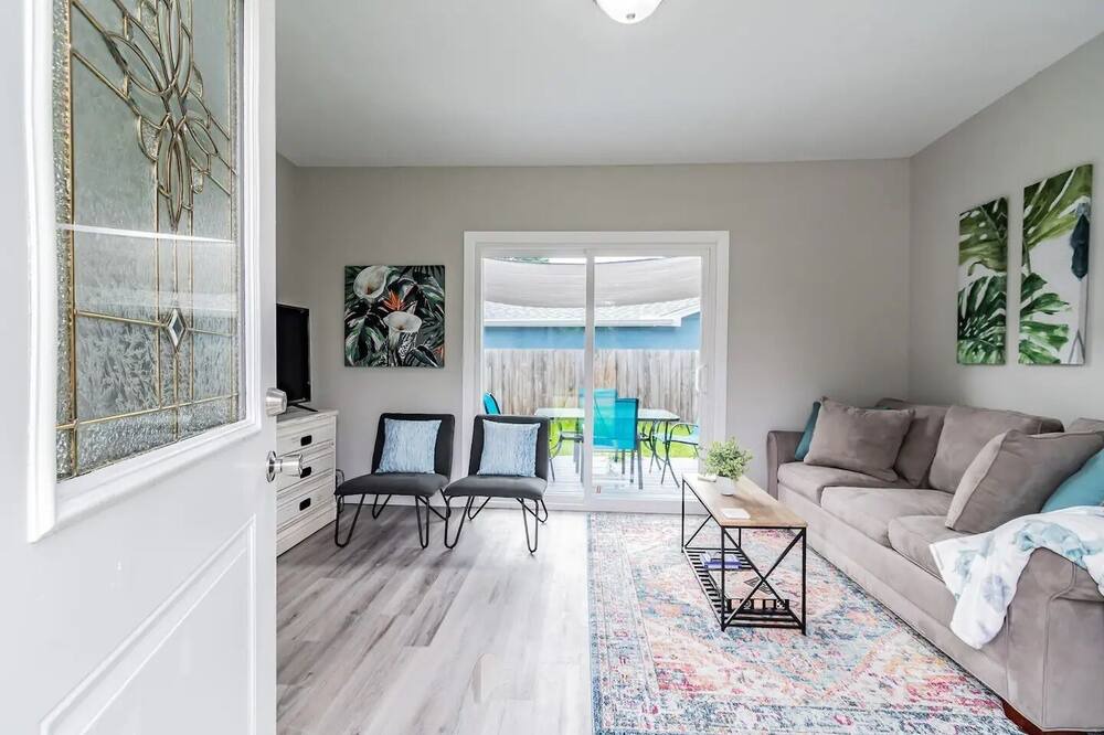 Photo of Livingroom in Riviera Bay