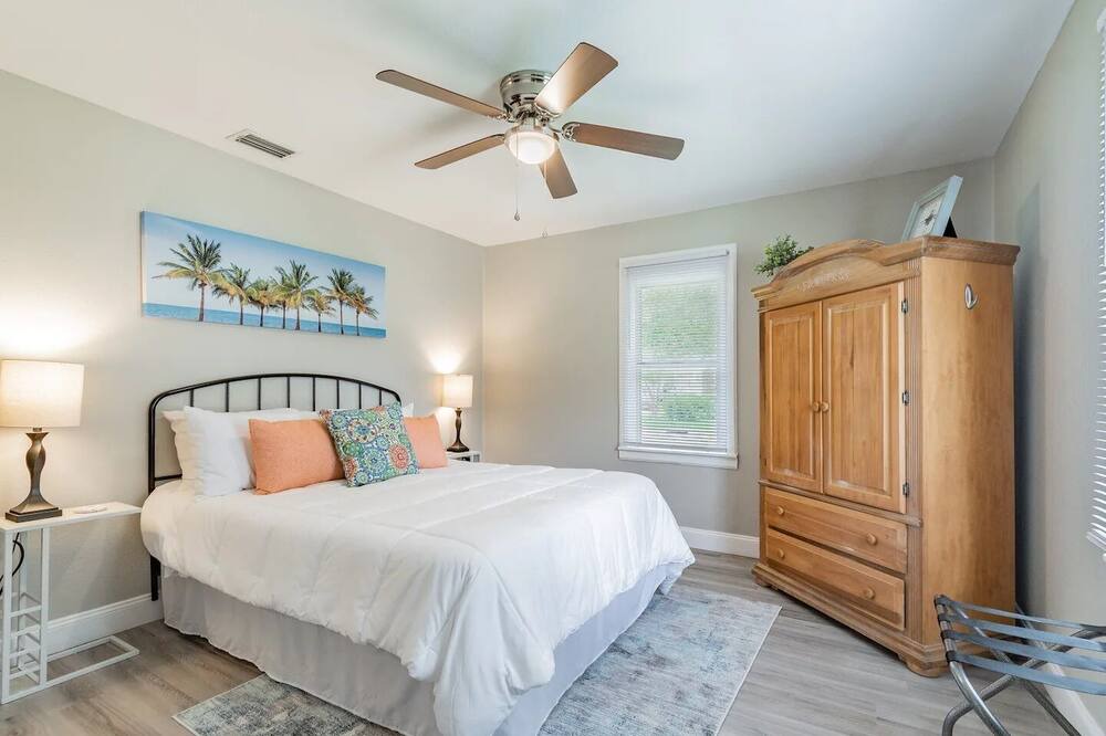 Photo of Bedroom in Riviera Bay