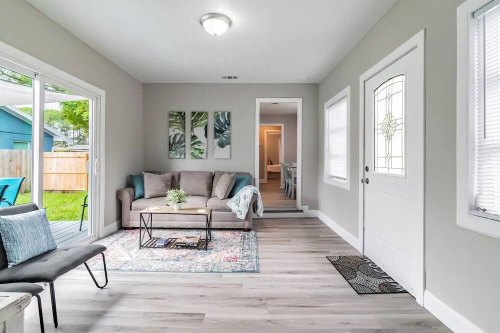 Photo of Livingroom in Riviera Bay