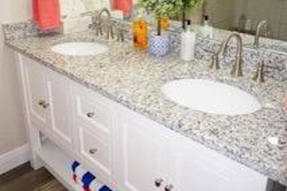 Photo of Bathroom in Lutz