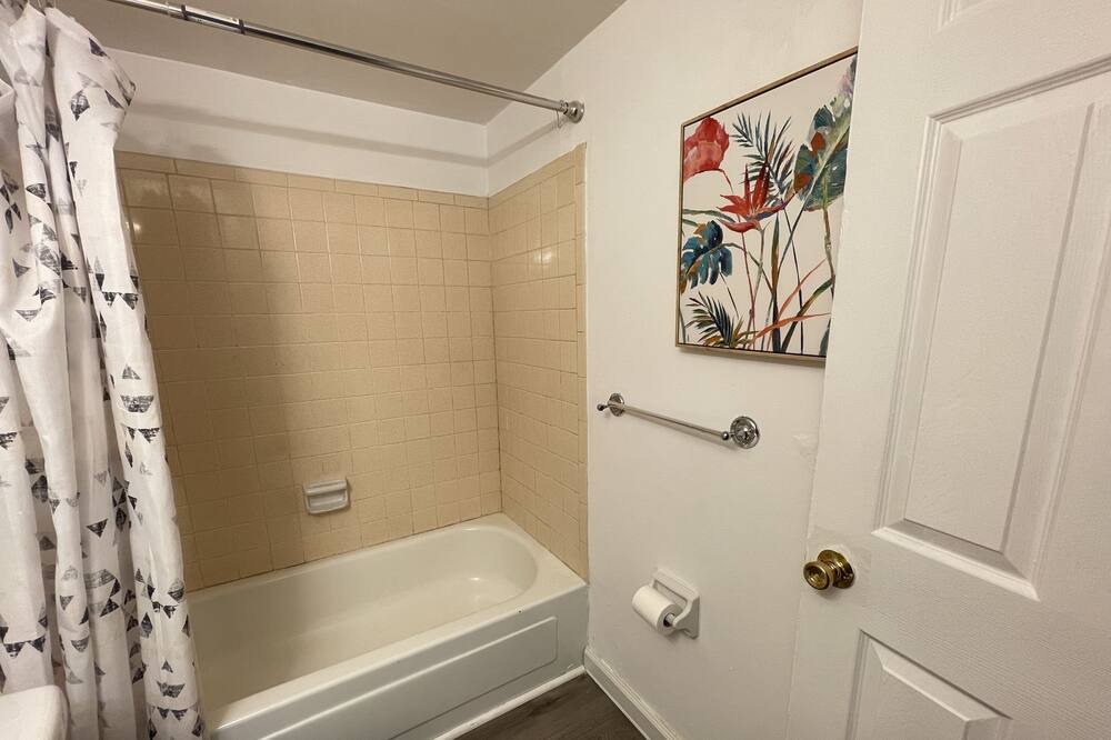 Photo of Bathroom in Bostwick Park