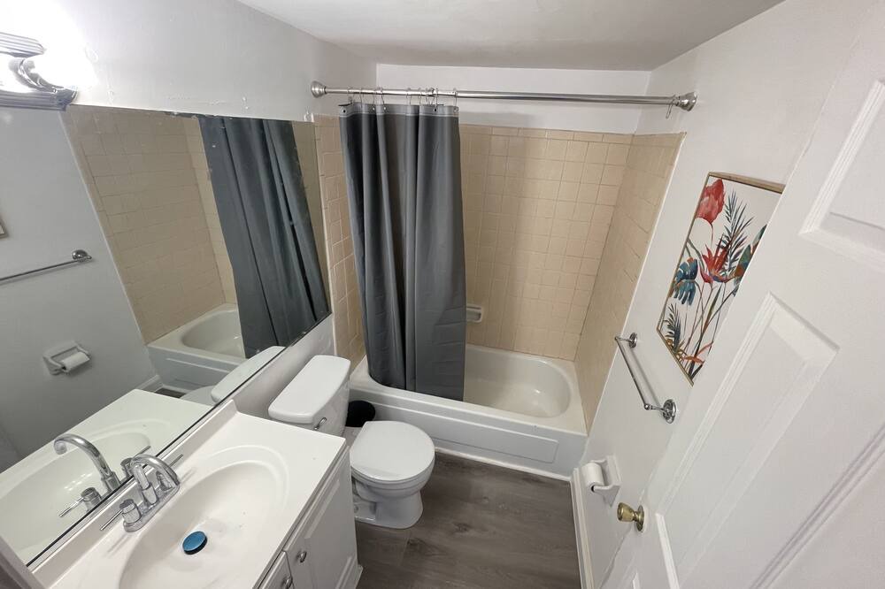 Photo of Bathroom in Bostwick Park