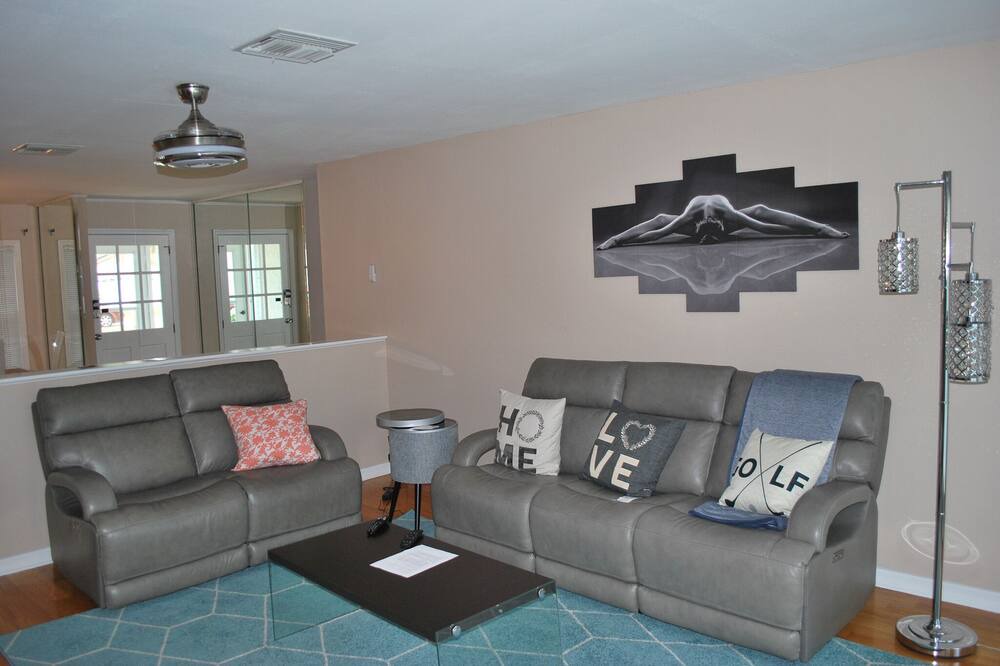 Photo of Livingroom in Clearwater