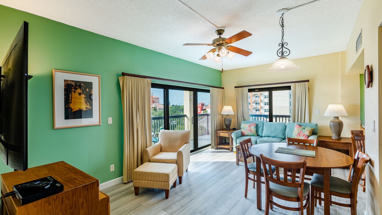Photo of Livingroom in Madeira Beach