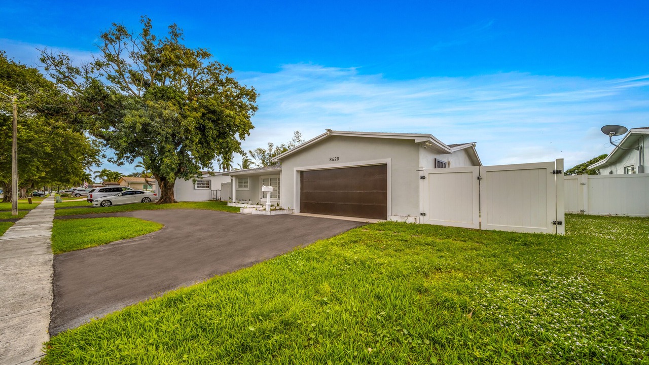 Photo of Outdoor in Pembroke Pines
