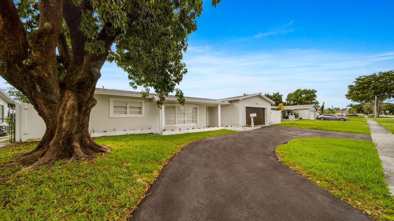 Photo of Outdoor in Pembroke Pines