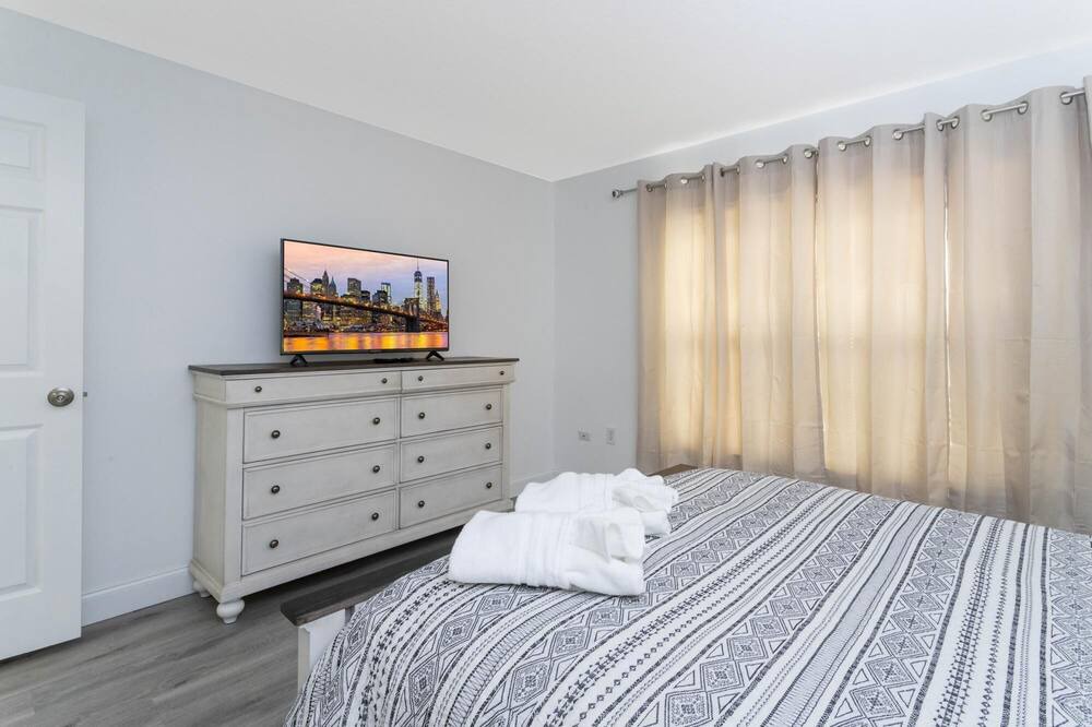 Photo of Bedroom in Lake Wilson Preserve