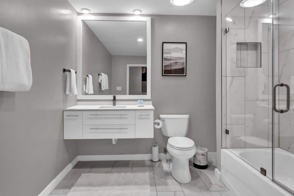 Photo of Bathroom in South Eola