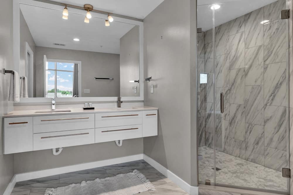 Photo of Bathroom in South Eola