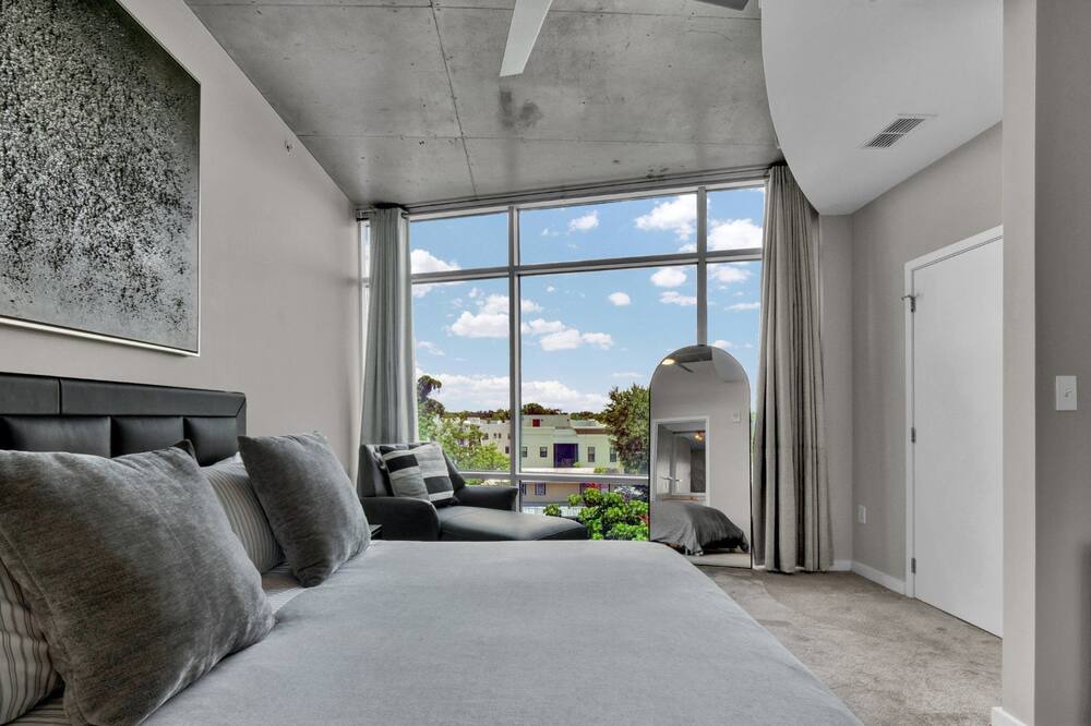 Photo of Bedroom in South Eola