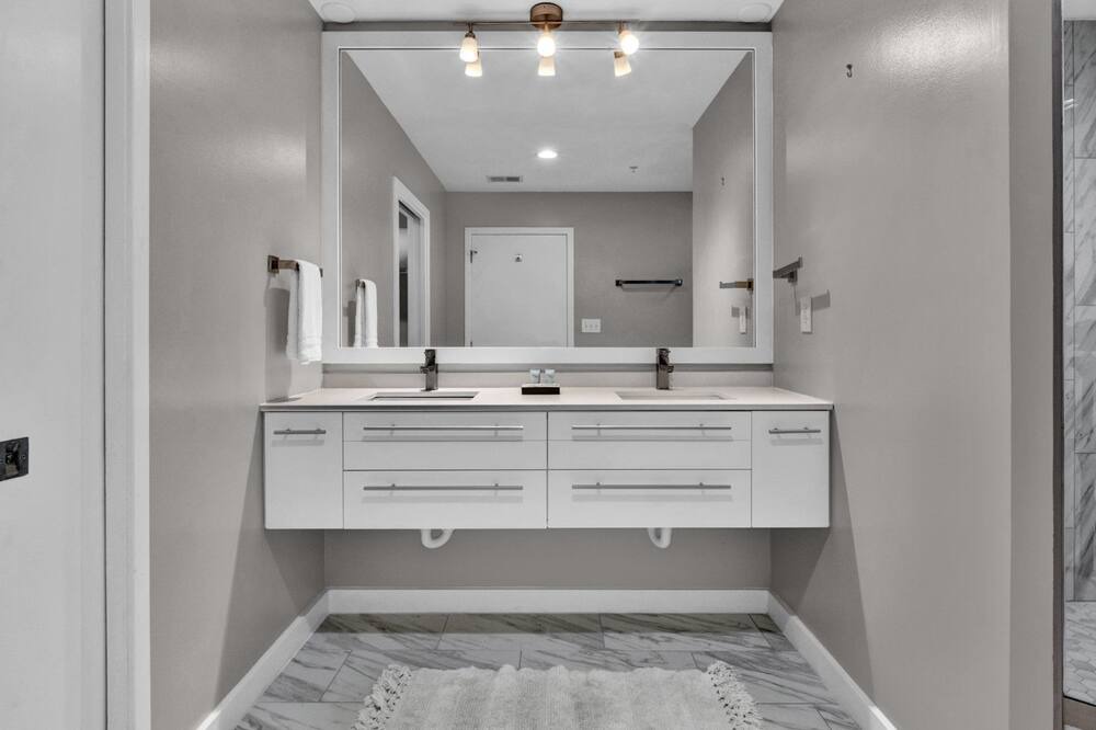 Photo of Bathroom in South Eola
