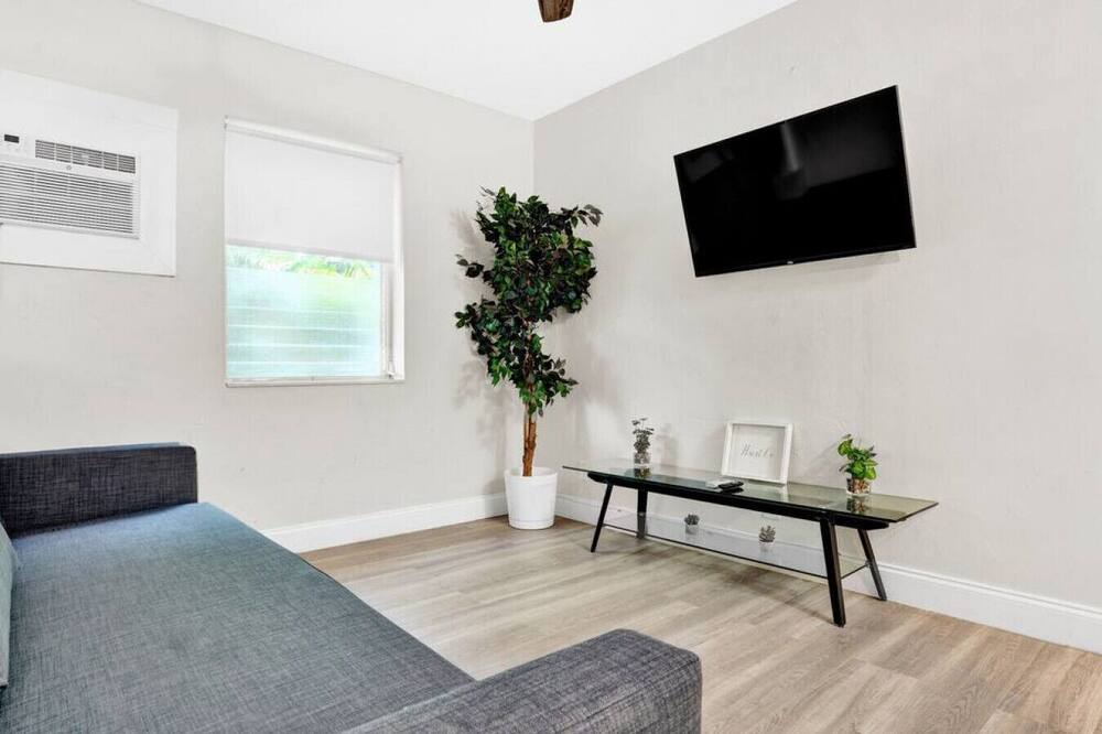 Photo of Livingroom in Lake Ridge