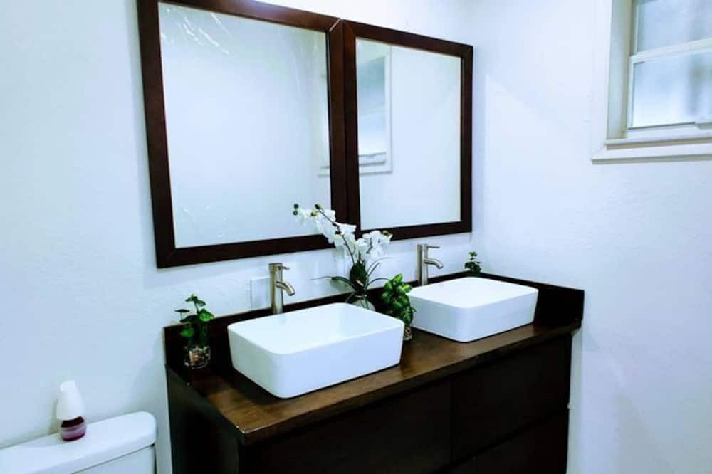 Photo of Bathroom in South Corals