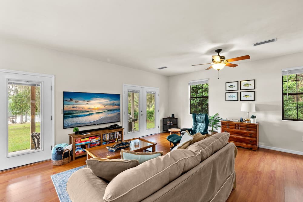 Photo of Bedroom in Hawthorne