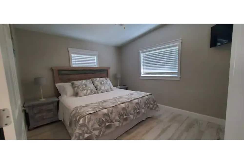 Photo of Bedroom in North River Shores