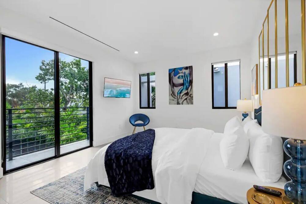 Photo of Bedroom in Southwest Coconut Grove