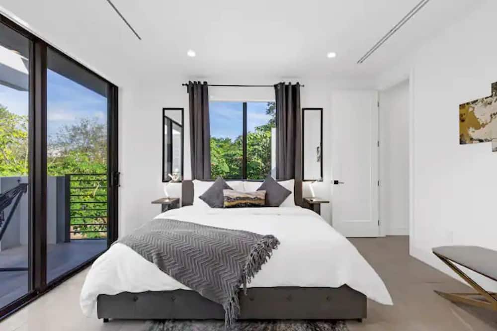 Photo of Bedroom in Southwest Coconut Grove