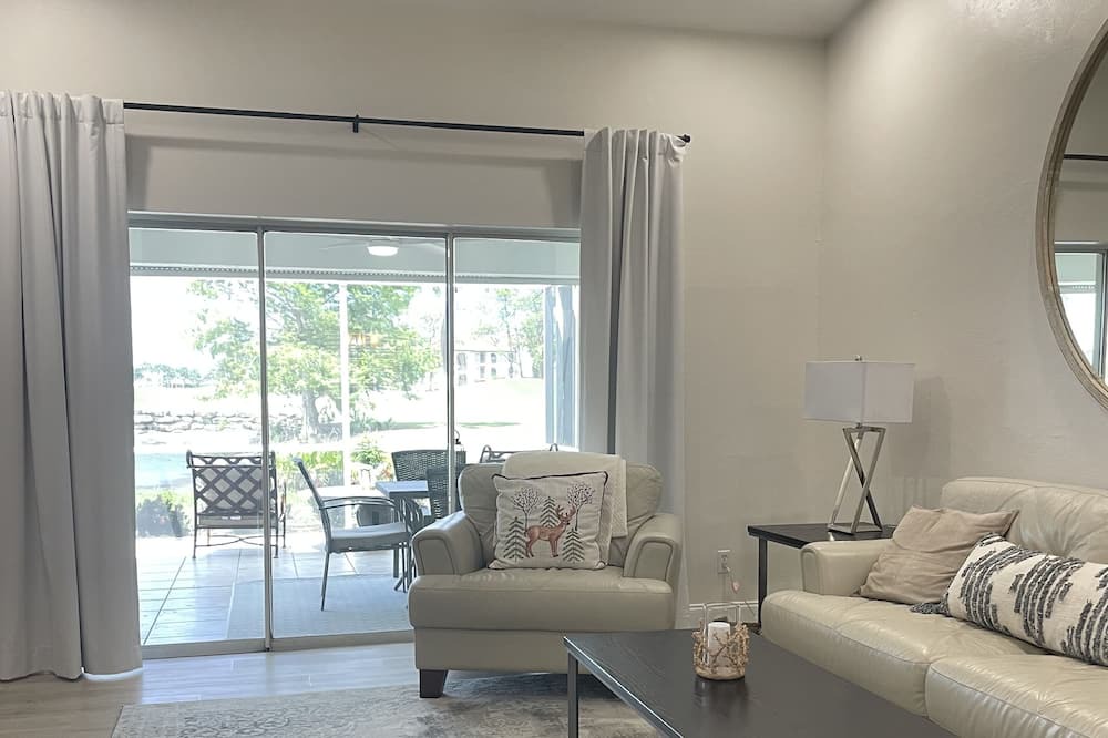Photo of Livingroom in Lely Golf Estates