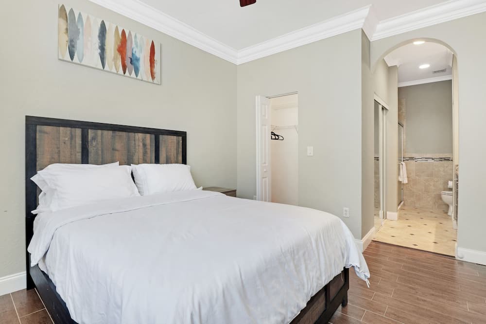 Photo of Bedroom in North Lauderdale