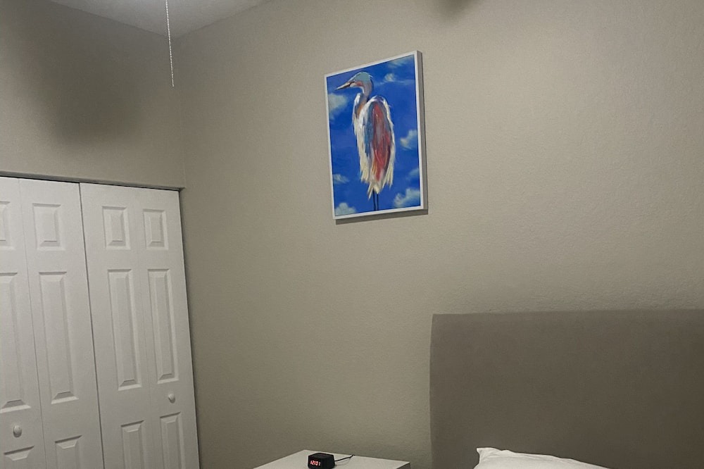 Photo of Bedroom in North Lauderdale
