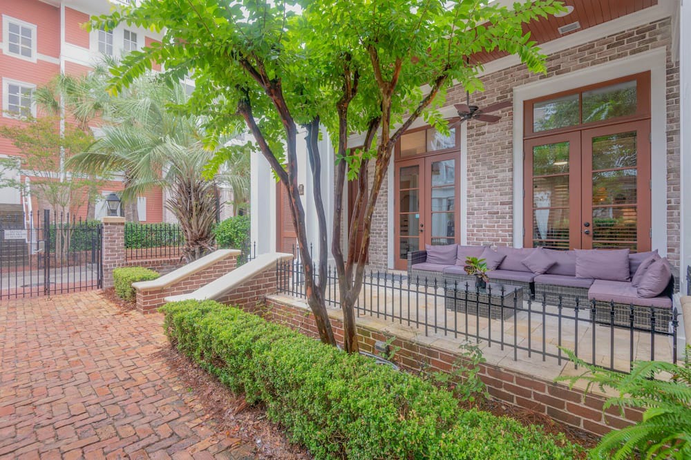 Photo of Outdoor in Baytowne Wharf