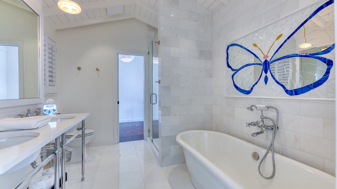 Photo of Bathroom in Sunshine Park