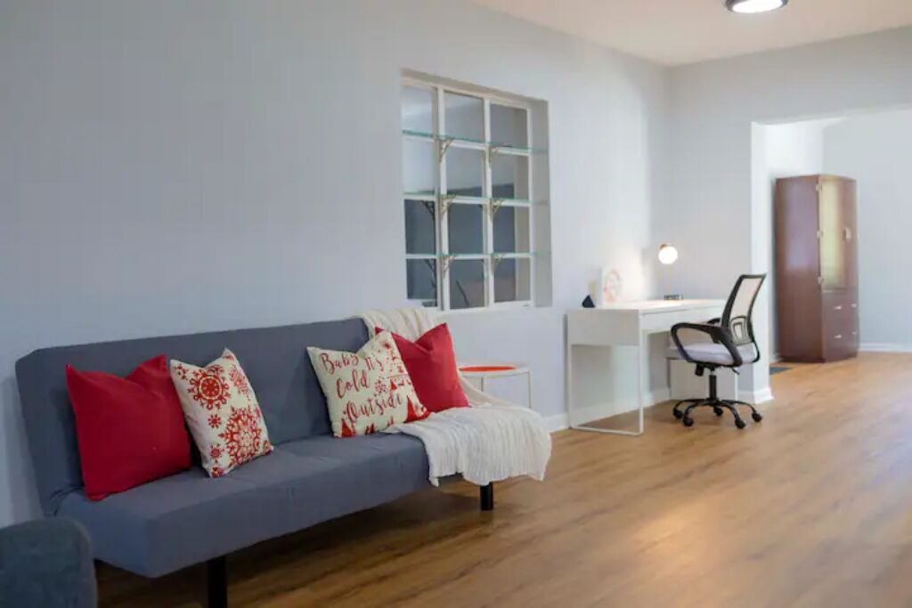Photo of Livingroom in Lake City