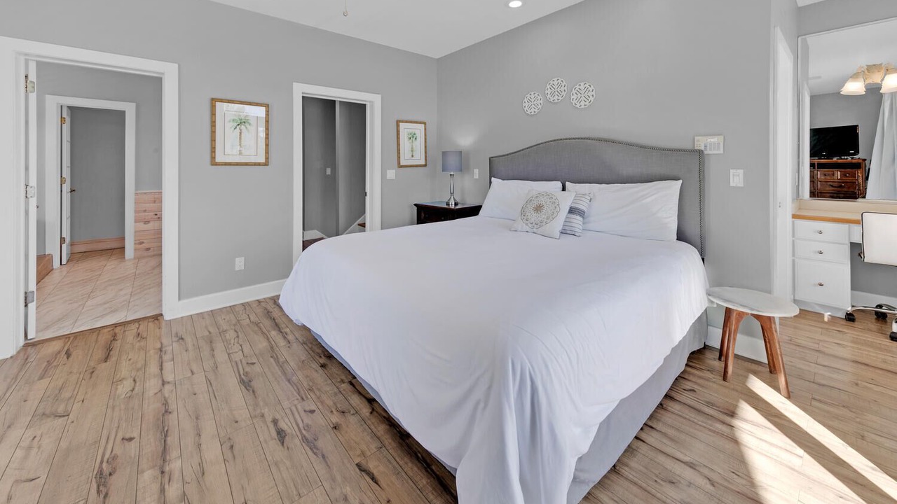 Photo of Bedroom in Crystal Shores