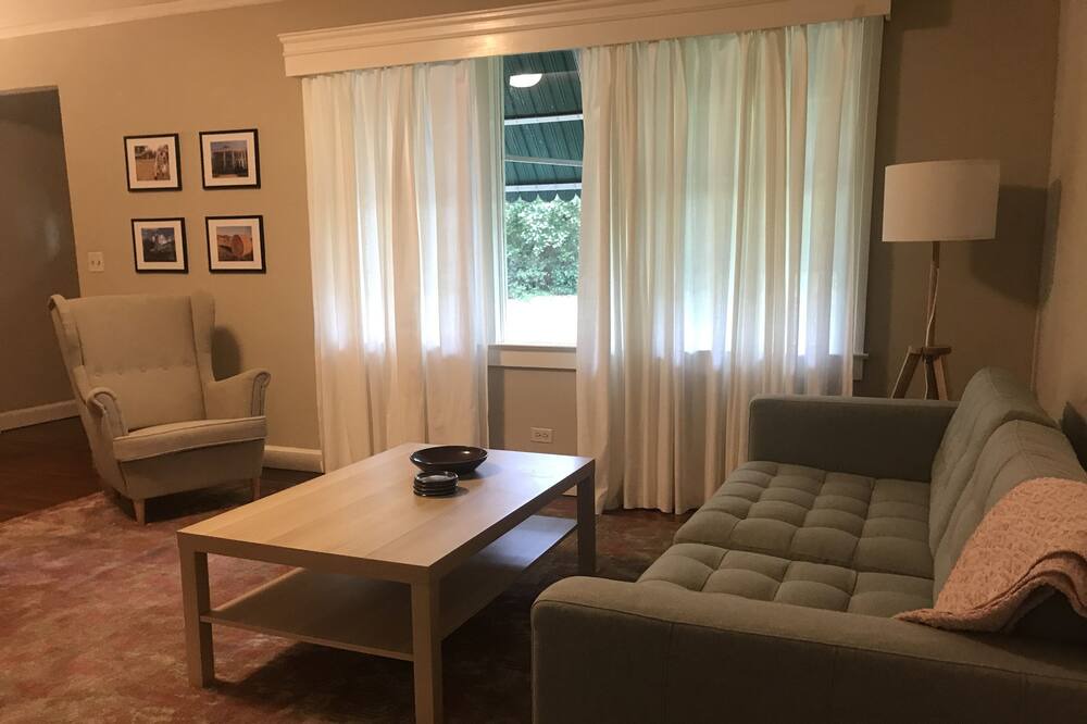 Photo of Livingroom in Greenville