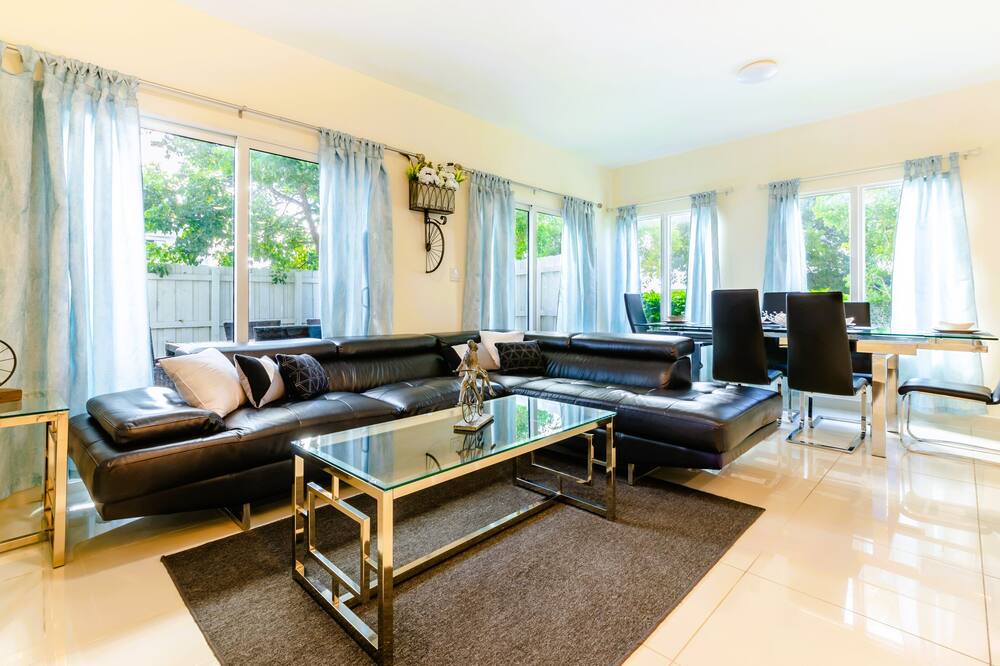Photo of Livingroom in Princeton